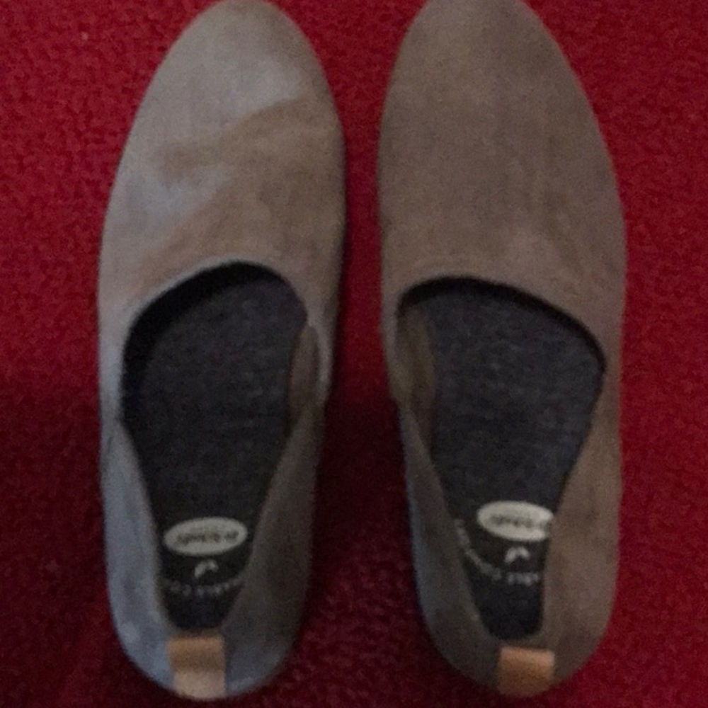 Like new Dr.Scholl’s taupe shoes 8 medium